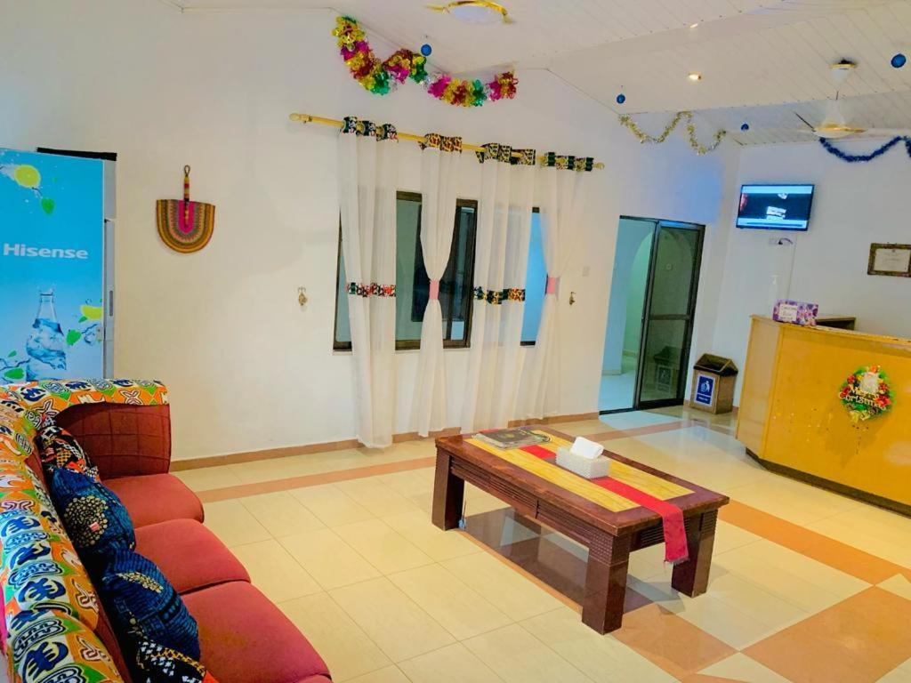 Prestige Guesthouse ,Ksi كوماسي المظهر الخارجي الصورة