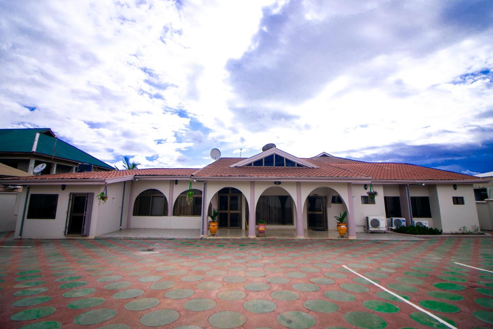 Prestige Guesthouse ,Ksi كوماسي المظهر الخارجي الصورة
